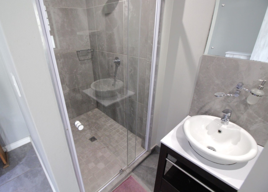 5 Bedroom Property for Sale in Noorsekloof Eastern Cape